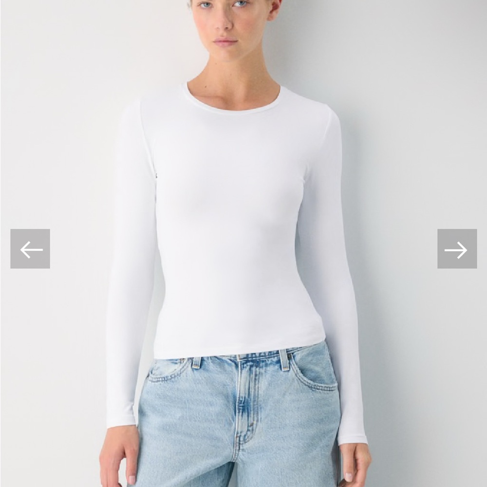 Aritzia Contour White Long Sleeve Top - Size M - NWT